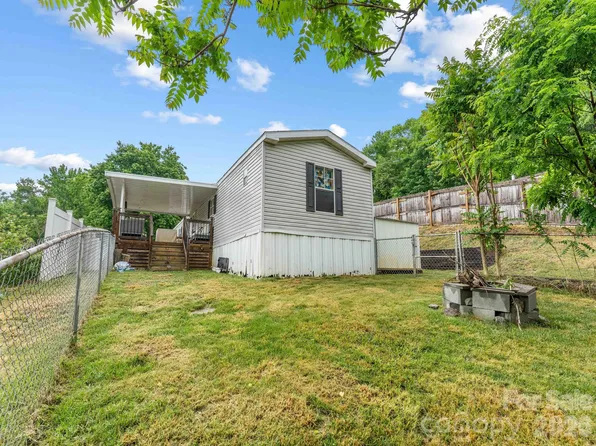 15 Spring St, Candler, NC 28715