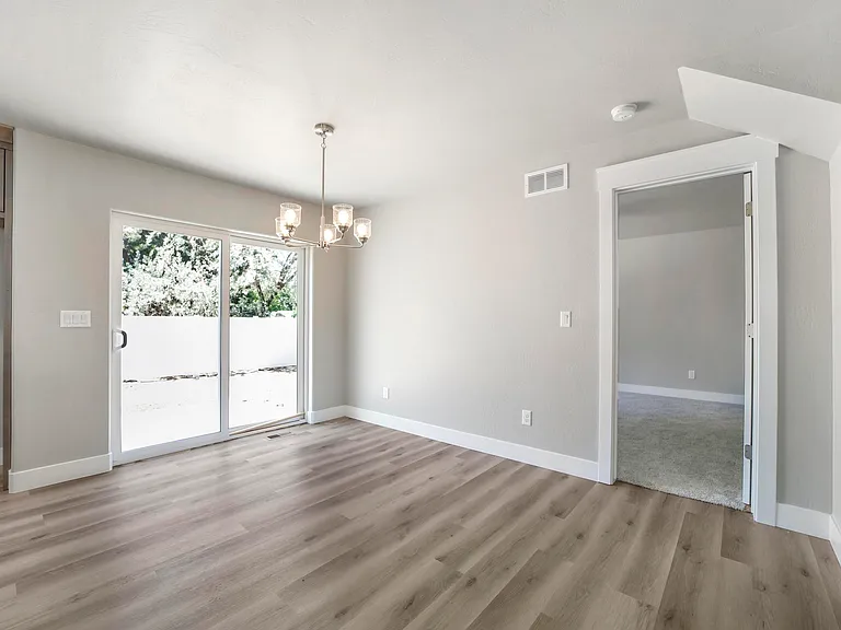 191 Woody Ave — Photo 10