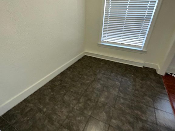 5th image of 306 S El Molino Ave APT 205