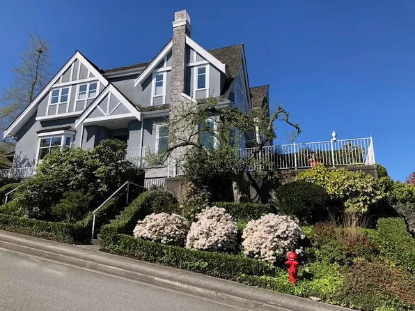 3131 Collingwood St, Vancouver, BC V6R 3L5