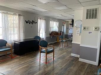2nd image of 530 Ridge Ave