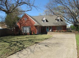 1317 Academy Cir, Arlington, TX 76013