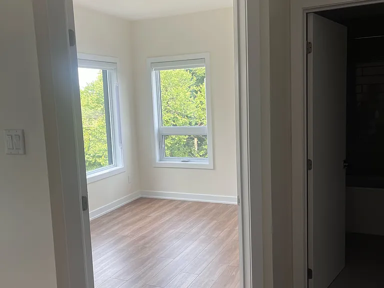 630 Churchill Ave N #304 — Photo 8