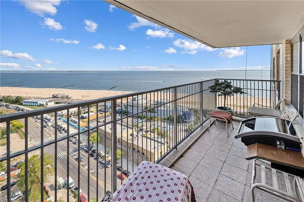 2 bed, 1.5 bath, 1000 sqft, $3,500 — Photo 4
