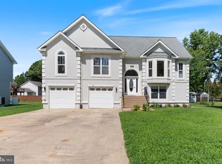 203 Forest Ave, Colonial Beach, VA 22443