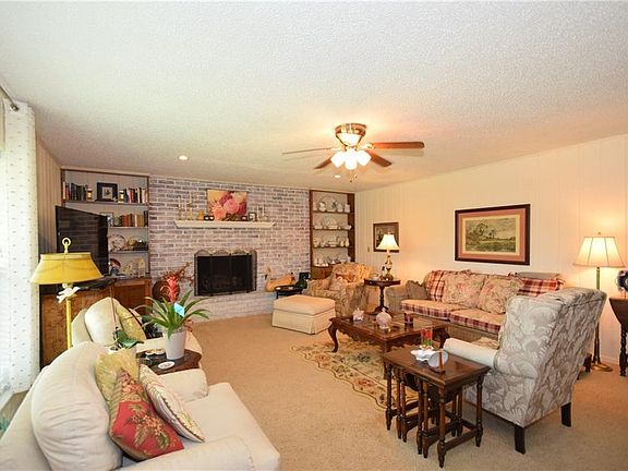3rd image of 113 Amanda Pl