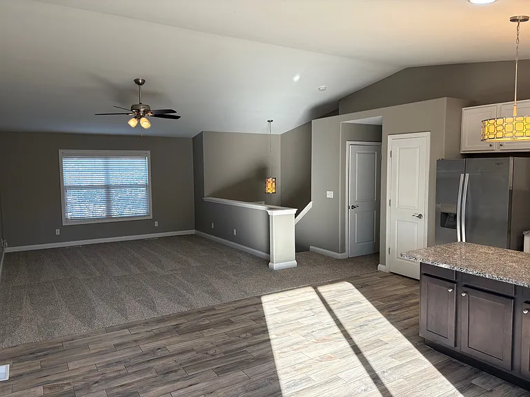 434 Honeysuckle Creek Dr — Photo 5