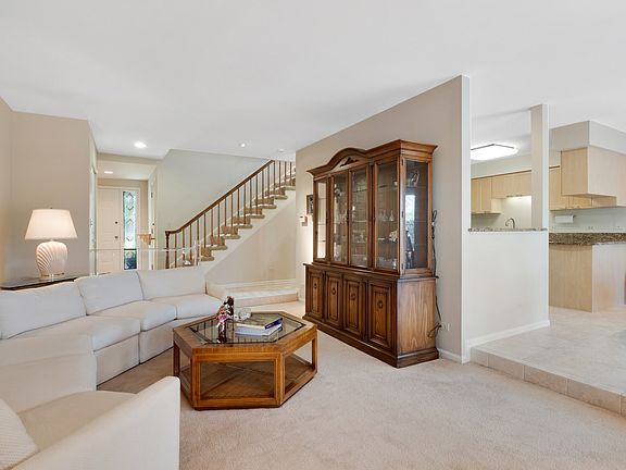 4th image of 4153 Picardy Dr