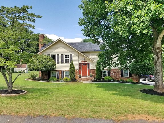 4th image of 208 Stonehouse Dr