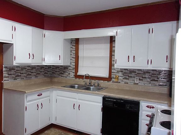 2nd image of 125 Southern Ave