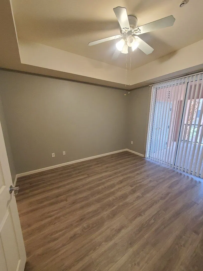 31 E Agate Ave — Photo 3
