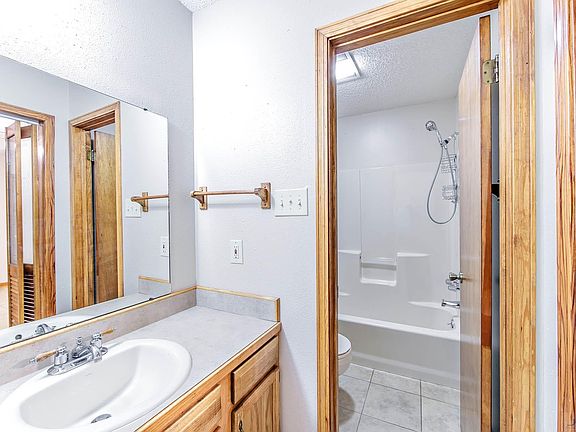 5th image of 364 Firwood Dr