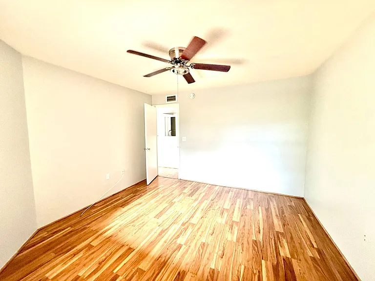 3004 Parkway Blvd #208 — Photo 20
