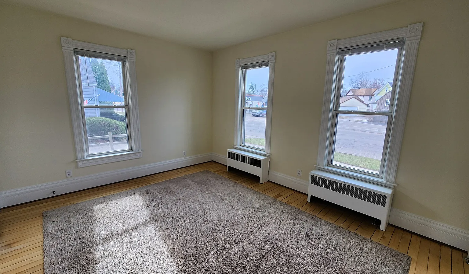 1002 E Main Street — Photo 4