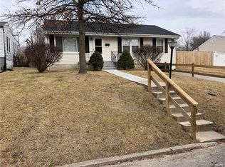 2220 Cherry Ln, Saint Charles, MO 63301