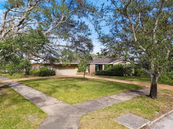 1400 Brightwaters Blvd NE, Saint Petersburg, FL 33704