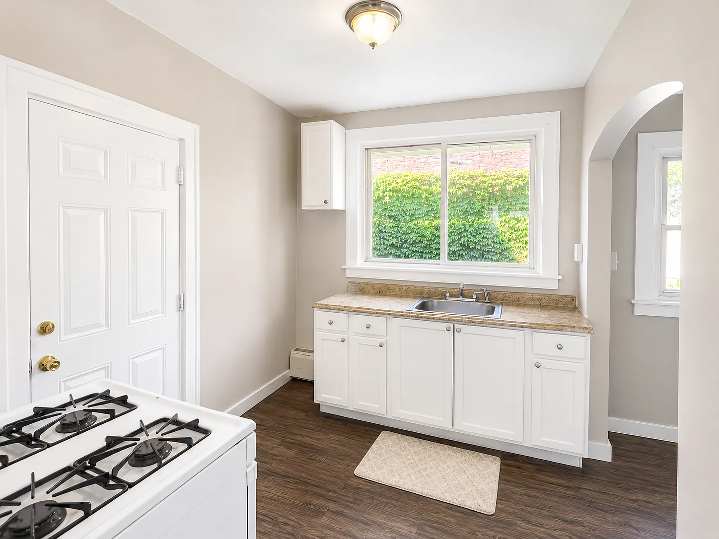 3 bed, 1300 sqft, $1,250 — Photo 4