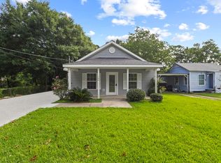 166 Hilldale Dr, Nederland, TX 77627