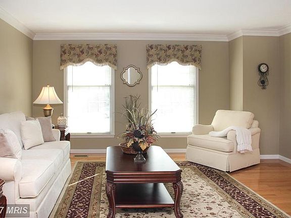 4th image of 406 Wispy Willow Ct