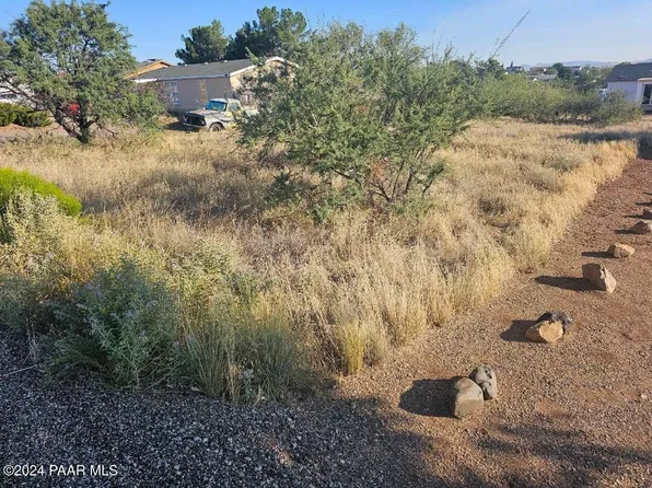 19976 E Stagecoach Trl, Mayer, AZ 86333