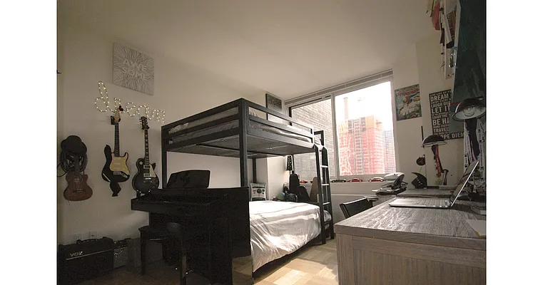 Rented by BLU Real Estate | media 28