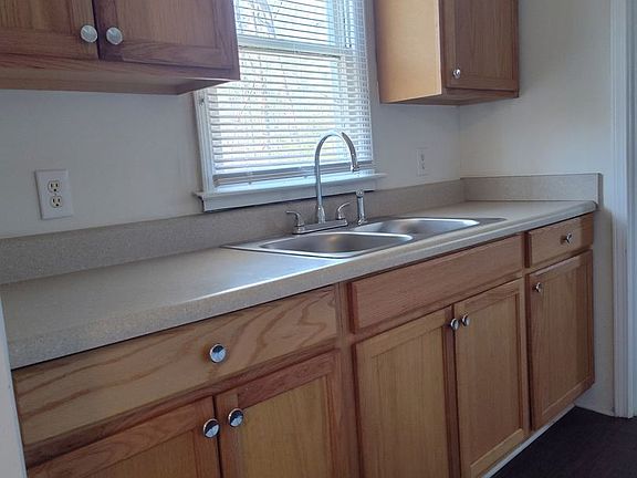 4th image of 1352 Briles Dr #4D