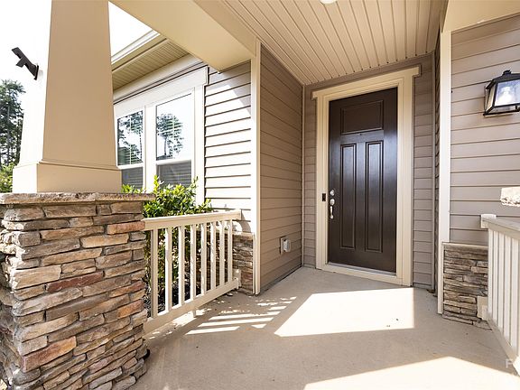 3rd image of 112 Acadian Way