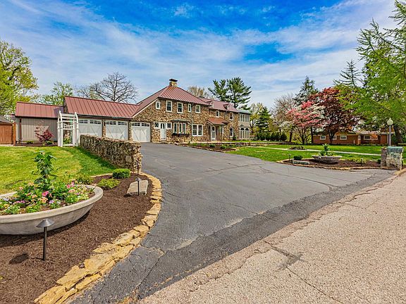 3rd image of 5709 Spring Lake Dr