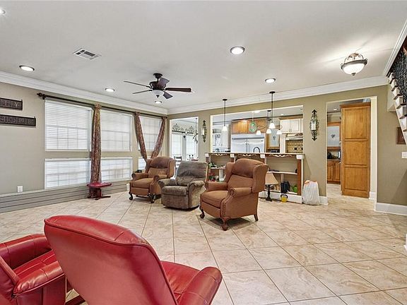 4th image of 2313 Aramis Dr