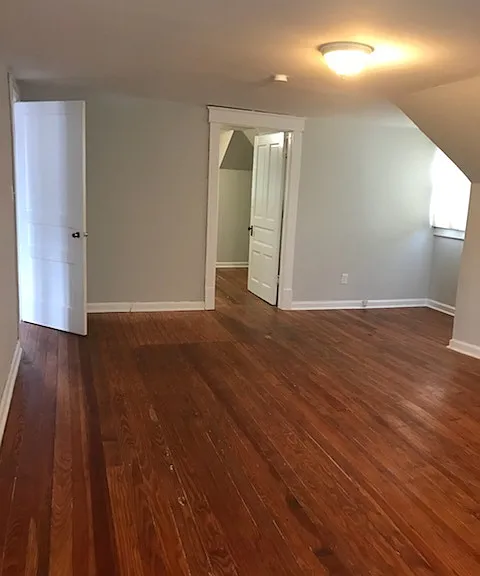 3901B Elkins Ave — Photo 4