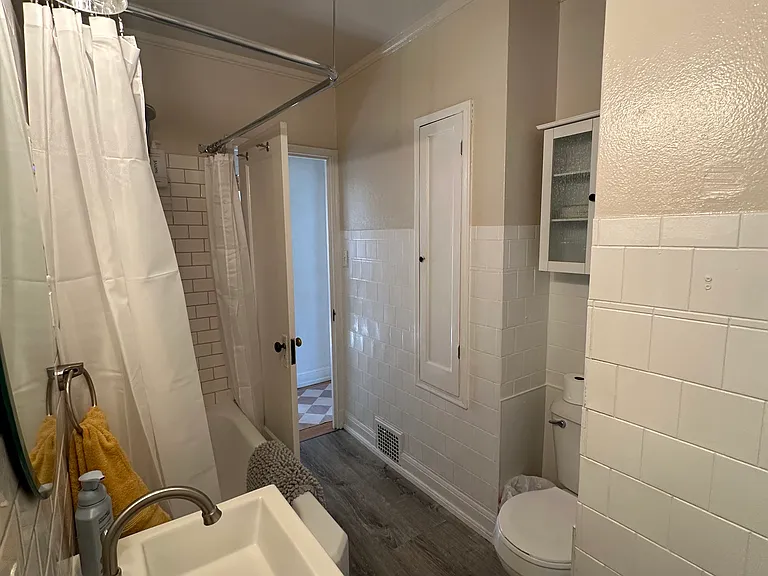 514 W Lakeside St — Photo 22