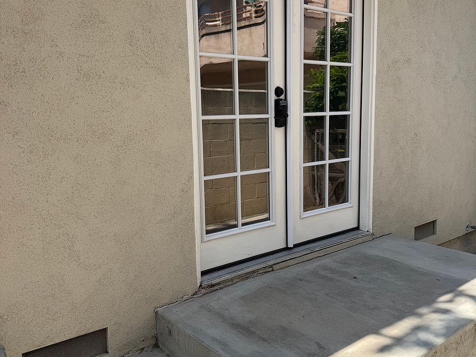Large private entrance. French doors. Keyless entry