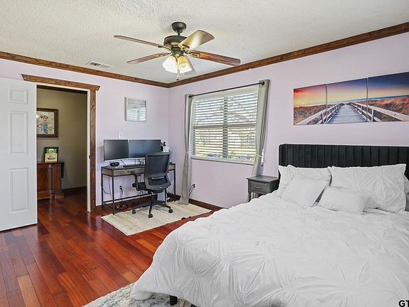 5th image of 605 Normandy Ave