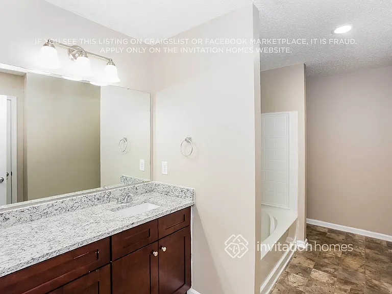 8138 Chatham Oaks Dr — Photo 11