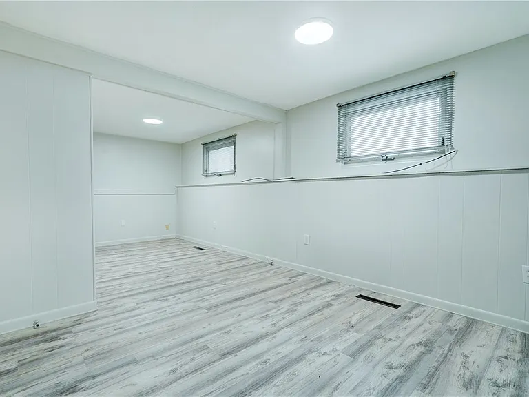 2233 Clifford Ave #3 — Photo 5