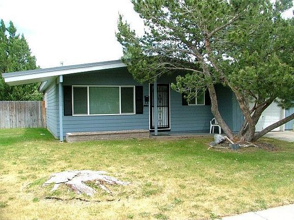 2nd image of 1049 Stokes Ave