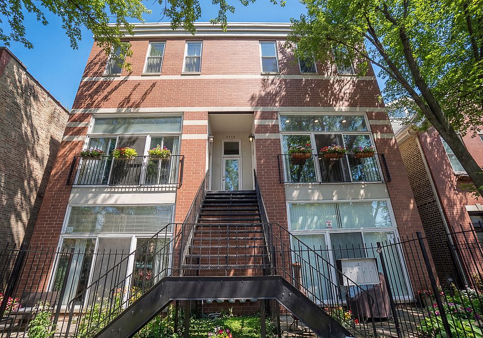 1st image of 1711 N Hoyne Ave APT 2S