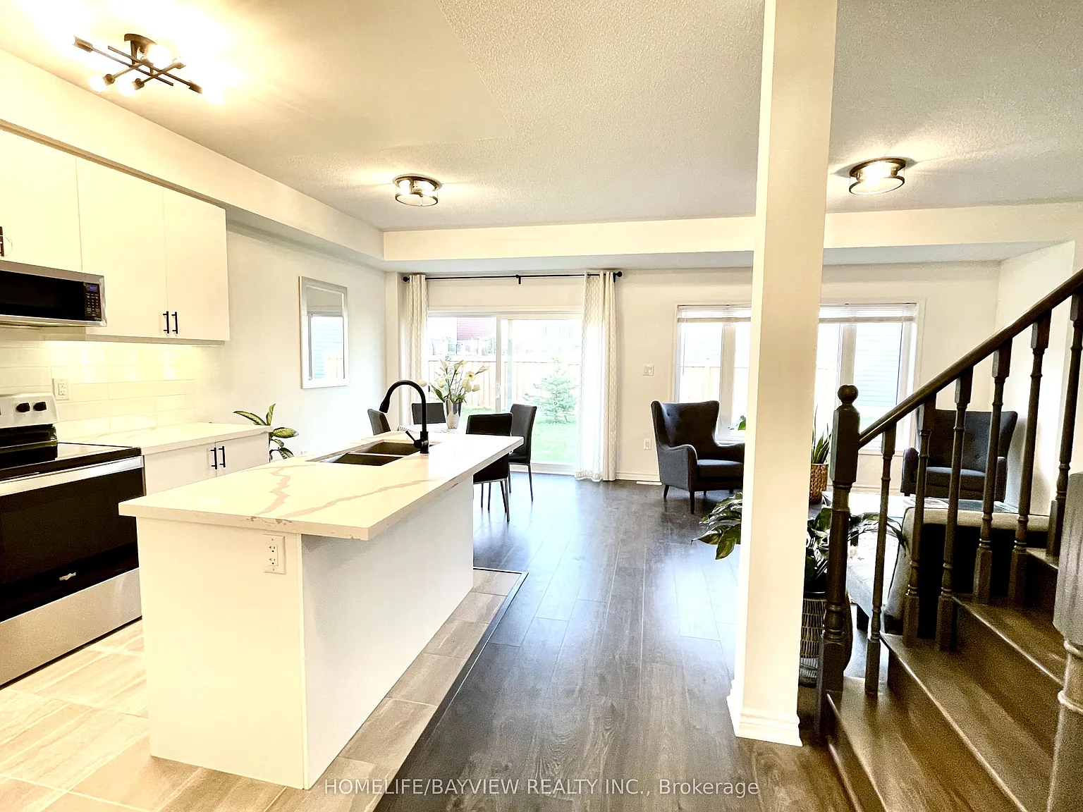 4 bed, $2,600 — Photo 1
