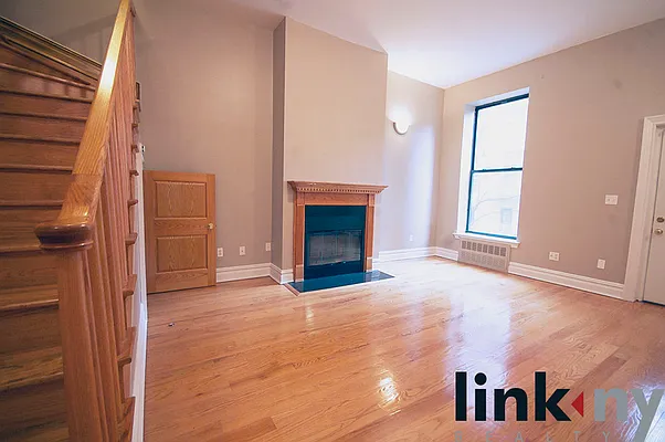Rented by Link NY Realty | media 1