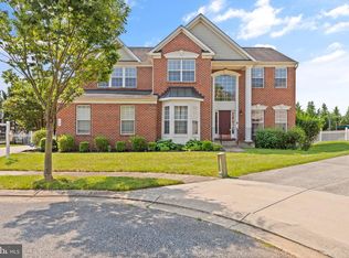 10 Autumn Glow Ct, Perry Hall, MD 21128