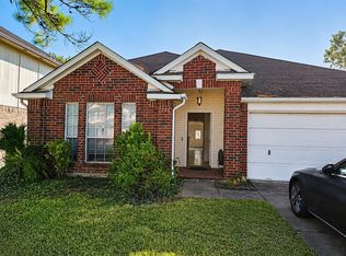 17006 Dusty Mill Dr E, Sugar Land, TX 77498