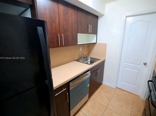 13 S Royal Poinciana Blvd APT 7, Miami, FL 33166