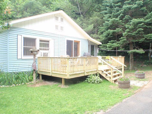 1st image of 16 Grist Mill Ln
