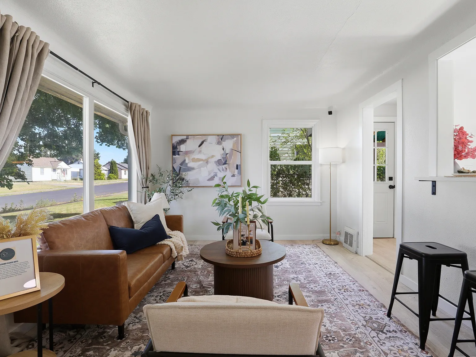 3 bed, 1452 sqft, $2,400 — Photo 3