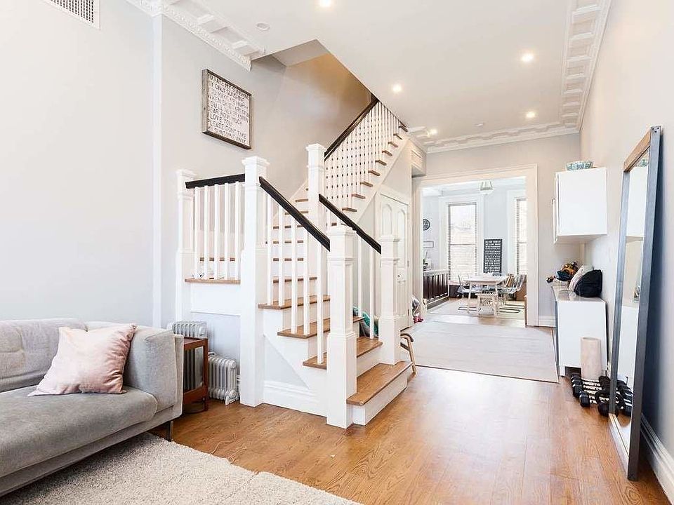 1st image of 584 Henry St APT 1