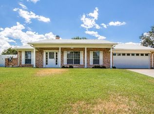 3836 Cresthill Rd, Benbrook, TX 76116