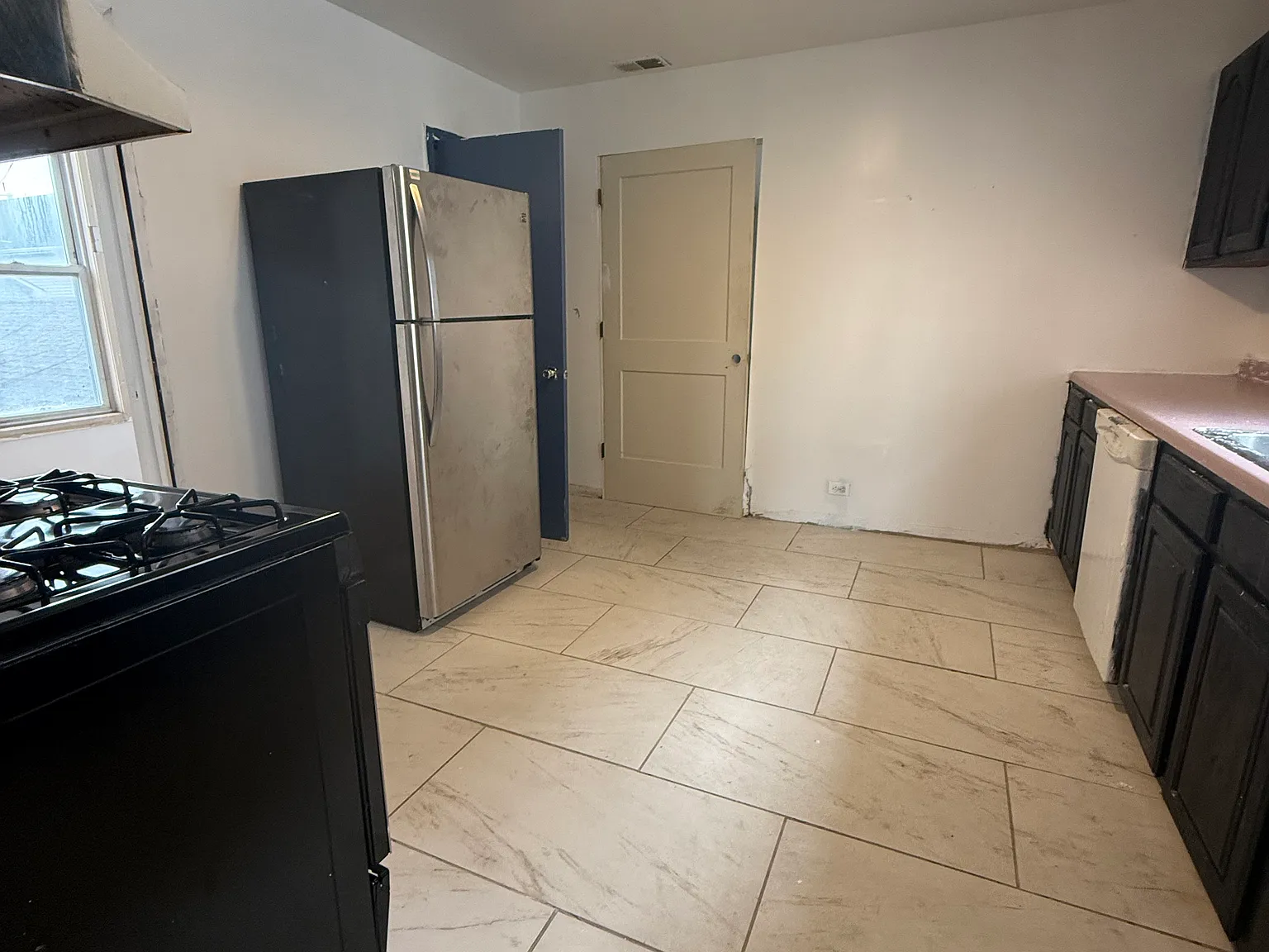 2 bed, 1100 sqft, $1,850 — Photo 4
