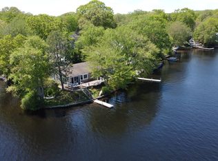 49 Shore Dr, Old Lyme, CT 06371