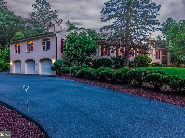 17936 Pond Rd, Ashton, MD 20861