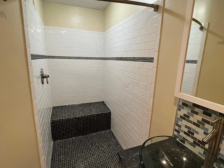 75 Whitney Ave #4 — Photo 4